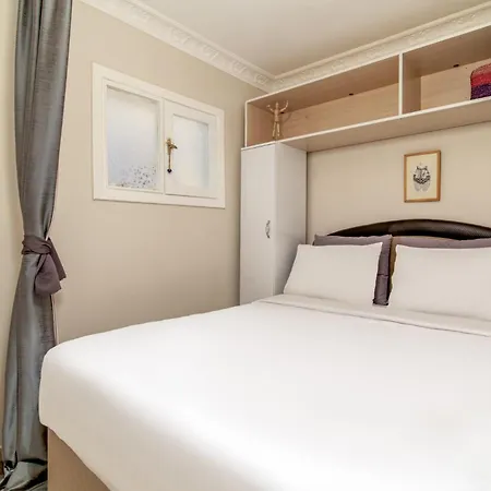 Lovely Flat With Central Location In Sisli * 이스탄불